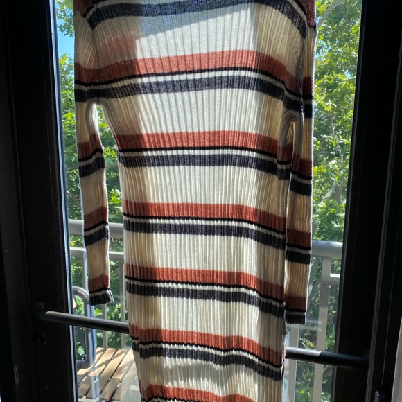 Long Cardigan - Picture 2 of 3